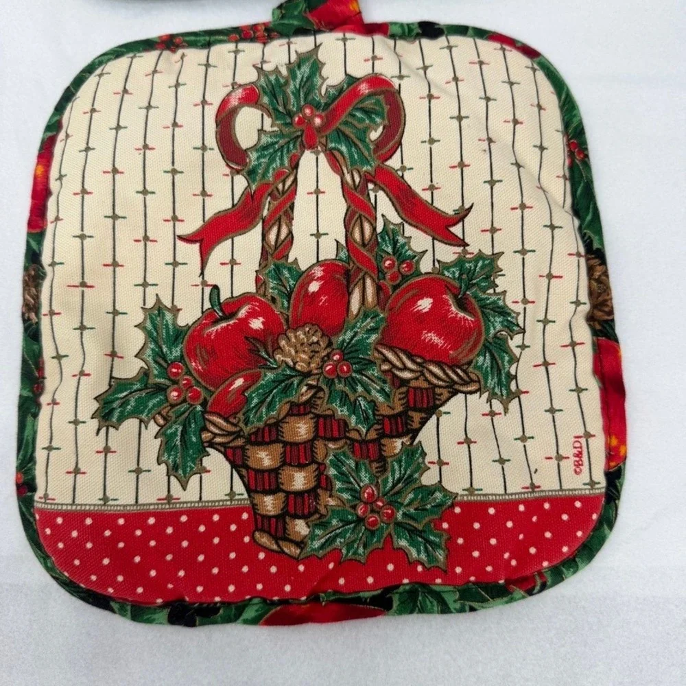Christmas Potholders Set of 2 Holiday Baking Kitchen Decor Green Red Festive